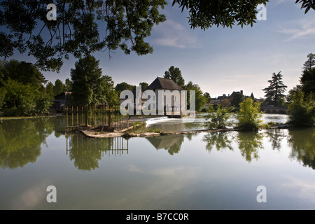 Pont de Ruan on the River Indre in the Loire Valley, Indre-et-loire, France Stock Photo