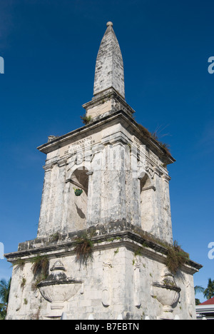 Magellan’s Marker, Mactan Shrine, Magellan Bay, Mactan Island, Cebu, Visayas, Philippines Stock Photo