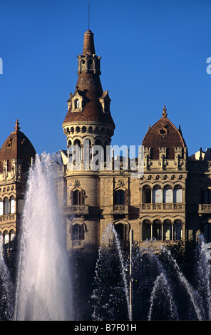 Casa Pascual i Pons Building (1891) by Enric Villavecchia, Plaça de Catalunya, Barcelona, Spain Stock Photo