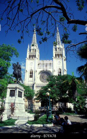 parque bolivar and cathedral guayaquil ecuador Stock Photo