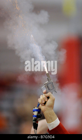 Starting pistol, starters gun Stock Photo - Alamy