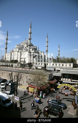 BLUE MOSQUE & ARASTA BAZAAR ISTANBUL TURKEY SULTANAHMET ISTANBUL TURKEY 04 April 2008 Stock Photo