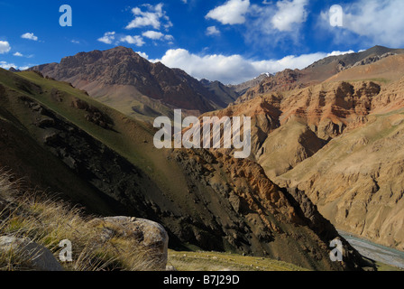 Mountains near Uzengu-Kush river, Central Tian-Shan, border between China and Kirghizistan, Naryn region, Kyrgyzstan. Stock Photo