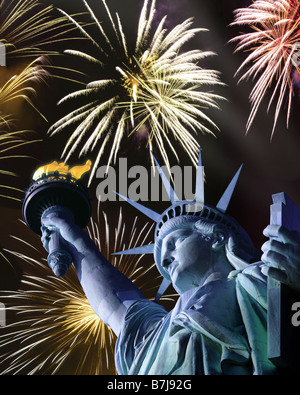 USA - NEW YORK: Statue of Liberty and fireworks Stock Photo
