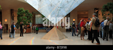 THE INVERTED PYRAMID IN THE SHOPPING MALL OF CARROUSEL DU LOUVRE Stock Photo