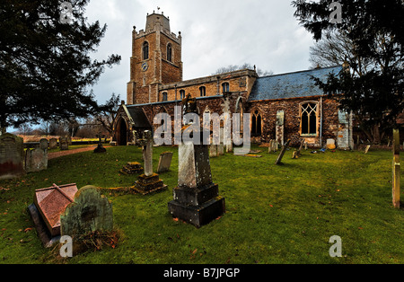 Old Cambridgeshire churchyard at Hemingford Grey Stock Photo