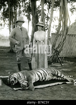 LORD AND LADY CURZON in Hyderabad in 1905 after a Tiger shoot Stock Photo