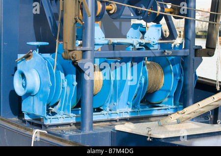 Electric winches boat hi-res stock photography and images - Alamy