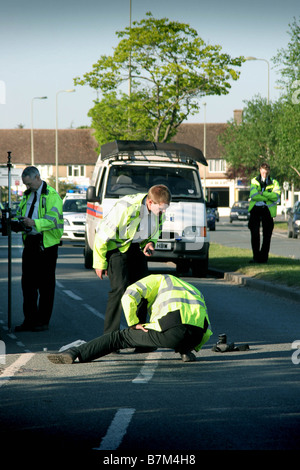 Police Collision Investigators investigate scene of a hit and run on Marston Road in Oxford Oxfordshire 2007 Stock Photo