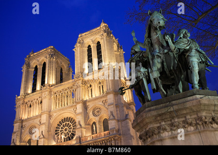 NOTRE DAME DE PARIS CATHEDRAL AT NIGHT Stock Photo