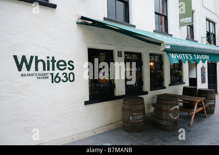 Front of Whites Tavern, Belfast Oldest tavern, established in 1630. Stock Photo