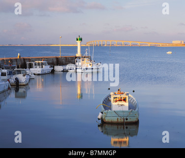 FRANCE POITOU CHARENTES ILE DE RE PONT DE L ILE DE RE  LA FLOTTE HARBOUR Stock Photo