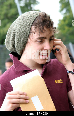 Students get their exam results in Oxfordshire Stock Photo