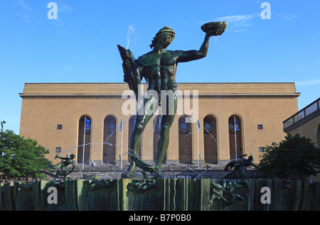 Sweden, Gothenburg, Gotaplatsen, Statue Of Carl Milles' Poseidon In Front Of Konstmuseet (the Art Museum) Stock Photo