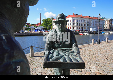 Sweden, Gothenburg, Feskekorka Fish Market, Fishermen Statues Stock Photo