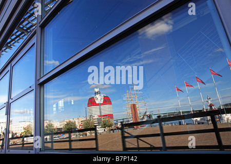 Sweden, Gothenburg, Lilla Bommen, Harbour, Gotheborgsutkiken (the lipstick'), Reflected In Goteborgsoperan - Opera Hous' Stock Photo