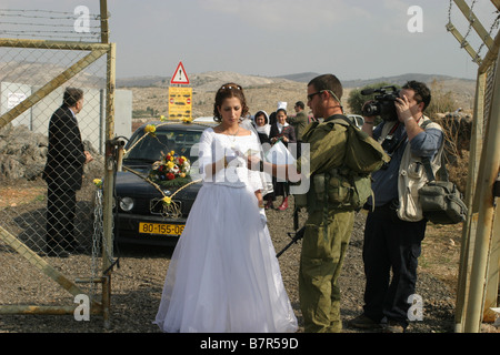 The Syrian Bride Ha-Kala Ha-Surit Year: 2004  Clara Khoury,  Director: Eran Riklis Shooting picture Stock Photo