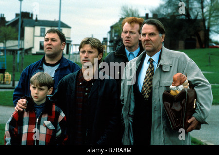 The Full Monty Year : 1997 UK / USA Director : Peter Cattaneo Mark Addy, William Snape, Robert Carlyle, Steve Huison, Tom Wilkinson Stock Photo