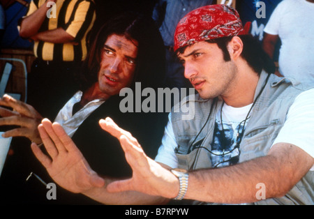 Robert Rodriguez Robert Rodriguez Antonio Banderas et Robert Rodriguez sur le tournage du film 'desperado II  Year: 2 - ', 'Once Upon a Time in Mexico'  Year: 2003 - Mexico / USA Stock Photo