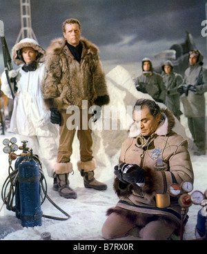 Destination zebra, station polaire Ice Station Zebra  Year: 1968 USA Ernest Borgnine  Director: John Sturges Stock Photo