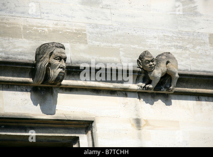 Figurehead and Cat Demon Carvings on Magdalen College, Oxford University, Oxford, Oxfordshire, UK Stock Photo