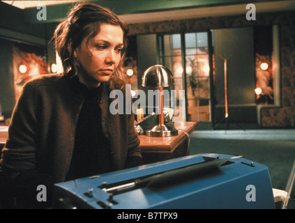 la secretaire Secretary  Year: 2002 USA Maggie Gyllenhaal Realisateur: Steven Shainberg USA 2002 Stock Photo