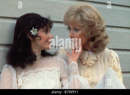 DEBRA WINGER, SHIRLEY MACLAINE, TERMS OF ENDEARMENT, 1983 Stock Photo