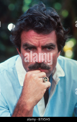 Magnum, (MAGNUM, P.I.) USA 1986, TOM SELLECK, Stichwort: Pistole,  Baseball-Cap, Kappe, Ring Stock Photo - Alamy