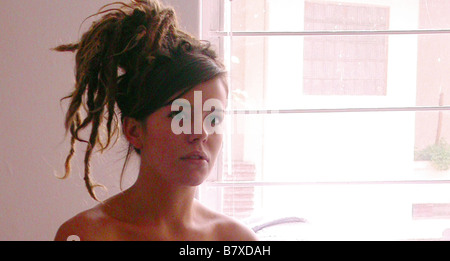 Ayollar hojatxonasida quloq tiqinlari va qogozlarni hidlayotgan porno Super porno onlayn tomosha qiling