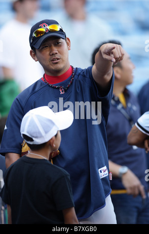 Daisuke Matsuzaka Red Sox AUGUST 26 2008 MLB Pitcher Daisuke Matsuzaka 18 of the Boston Red Sox points during practice before the game against the New York Yankees at Yankee Stadium in the Bronx NY USA Photo by Thomas Anderson AFLO 0903 JAPANESE NEWSPAPER OUT Stock Photo