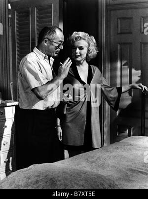 The Seven Year Itch Year: 1955 USA  Director: Billy Wilder Billy Wilder, Marilyn Monroe Shooting picture Stock Photo