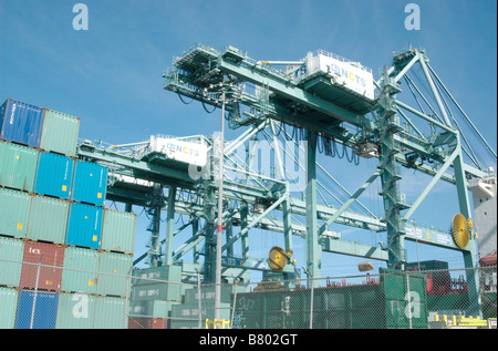 Global Shipping Business cargo containers logistics transportation ...