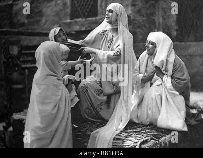 La redemption de Marie Madeleine Redenzione  Year: 1919 - Italy / Spain Diana Karenne  Director: Carmine Gallone Godofredo Mateldi Stock Photo