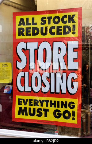 store closing sign Stock Photo - Alamy