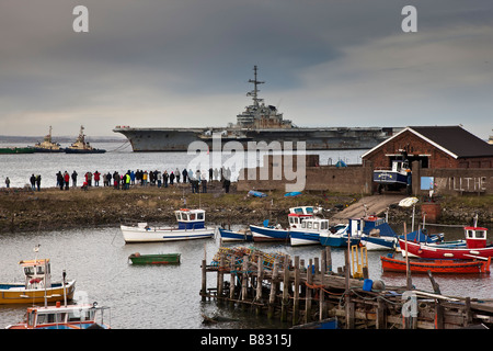 French Aircraft Carrier Clemenceau arrives at Teesmouth for dismantling by Able UK Stock Photo