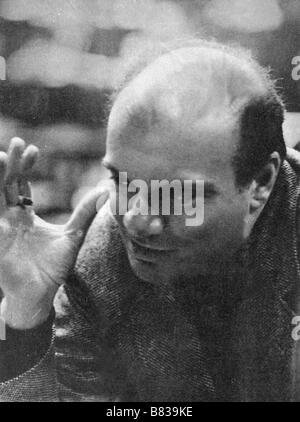 Francesco Rosi on the set Le Mani sulla città Hands Over the City Year : 1963 Italy / France Stock Photo
