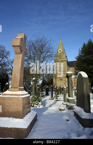 St Machar's Cathedral in Old Aberdeen, in the city of Aberdeen, Scotland, UK, which is a Church of Scotland kirk covered in snow Stock Photo