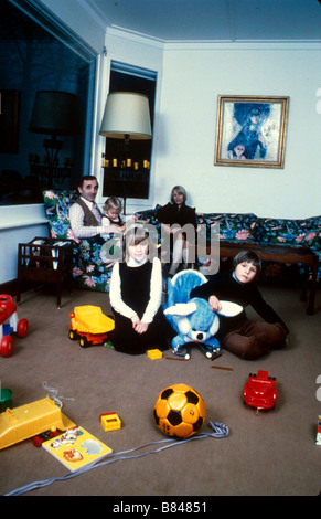 Charles Aznavour avec sa femme et ses enfants Stock Photo