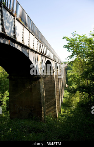 Pontcysyllte viaduct carrying the Langollen canal over the River Dee at Froncysyllte by Llangollen, built by Thomas Telford Stock Photo