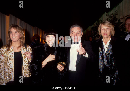 Charles Aznavour avec sa femme et sa fille et Mireille Mathieu Stock Photo