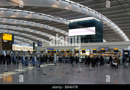 Heathrow Airport Terminal 5 Check-in Hall - London Stock Photo