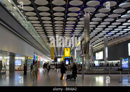 Heathrow Airport Terminal 5 Baggage Claim Hall - London Stock Photo