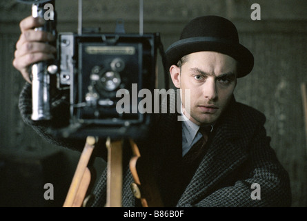 les sentiers de la perdition Road to Perdition  Année : 2002 - USA JUDE LAW  Director : Sam Mendes Stock Photo