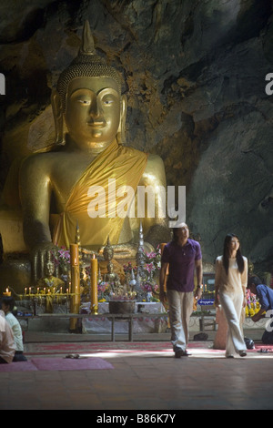 Bangkok Dangerous  Year : 2008 - USA Nicolas Cage, Charlie Yeung  Director: Oxide Pang et Danny Pang Stock Photo