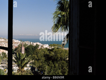 Tanger, vue sur le port depuis la chambre 35 de l'ancien hôtel Villa de France Stock Photo