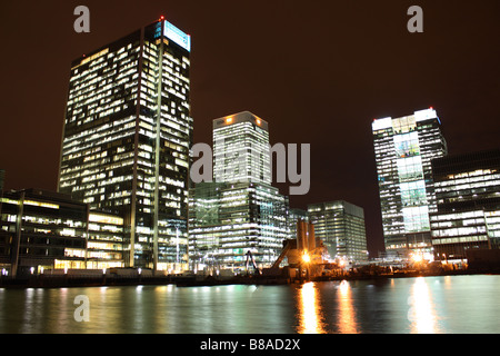 Night shot of Canary Wharf East London Stock Photo - Alamy