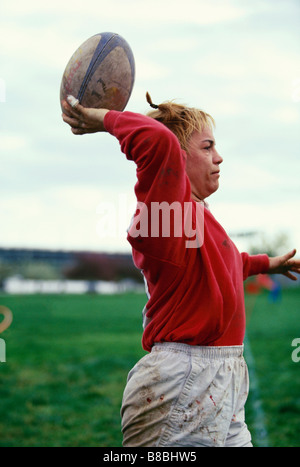 Woman rugby player Stock Photo - Alamy