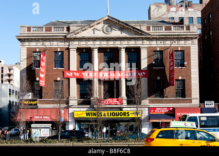 New York Film Academy, building exterior with hanging banner, New York ...