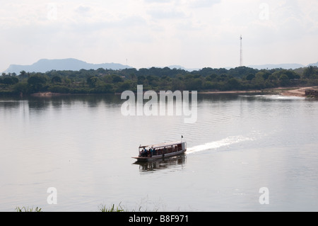 Ferry crosses the river 29 10 2008 Carolina Maranhao Brazil Stock Photo