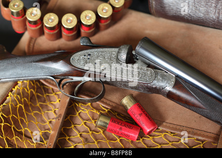 Holland & Holland Royal sidelock ejector shotgun. A classic 12 bore ...